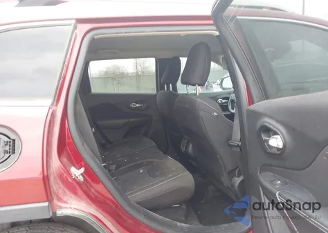 2015 Jeep Cherokee Latitude z USA, uszkodzony, nr VIN 1C4PJLCB0FW616426